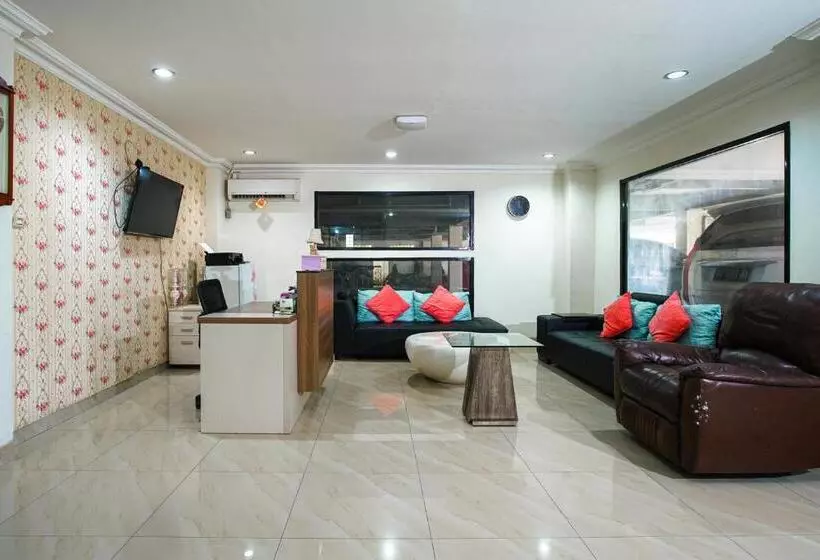 Hotelli Reddoorz Near Palembang Trade Center 3