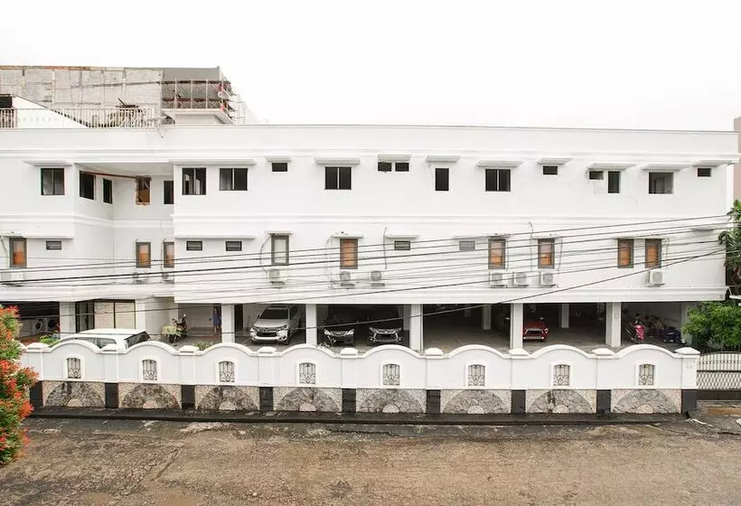 Hotelli Reddoorz Near Palembang Trade Center 3