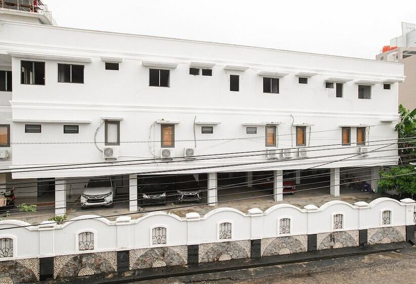 בית מלון כפרי Reddoorz Near Palembang Trade Center 3