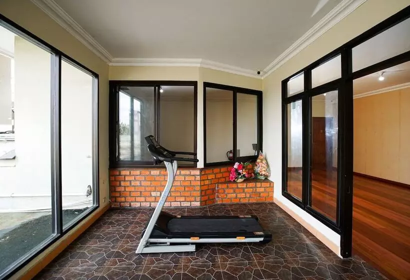 Hotelli Reddoorz Near Palembang Trade Center 3