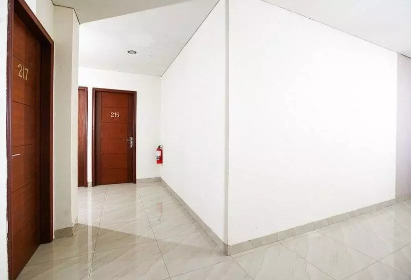 Hotelli Reddoorz Near Palembang Trade Center 3