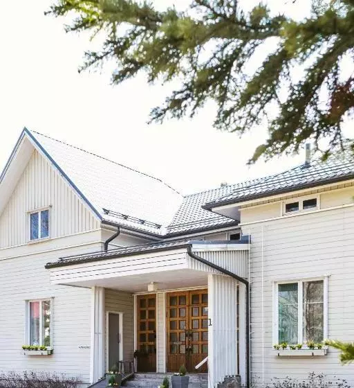 ホテル Saarijärven Ruustinna Oy