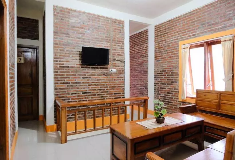 Hotelli Spot On 2375 Agbil Homestay