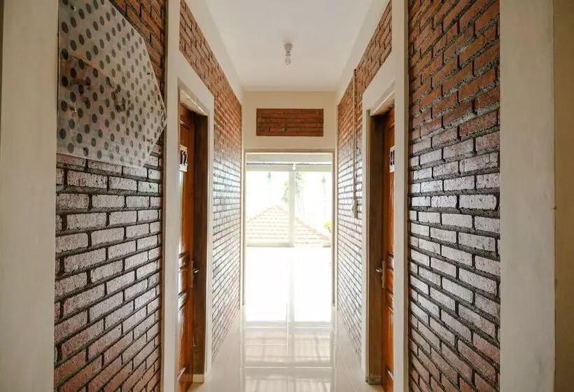 Hotelli Spot On 2375 Agbil Homestay