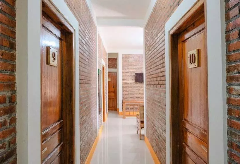 Hotelli Spot On 2375 Agbil Homestay