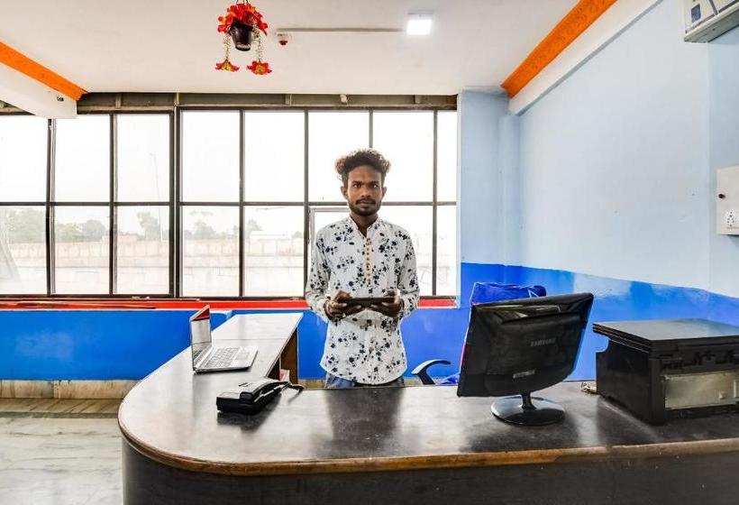 ホテル Spot On 64340  Shivam Inn