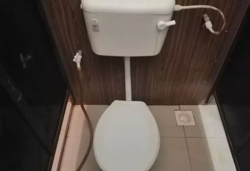 Hotelli Spot On 90014 Otternest Gunung Pulai 2   Hostel