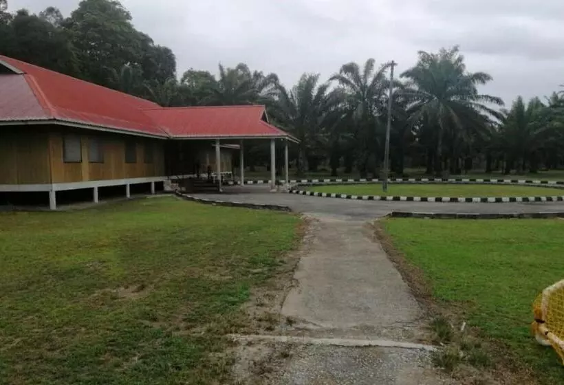 Hotelli Spot On 90014 Otternest Gunung Pulai 2   Hostel