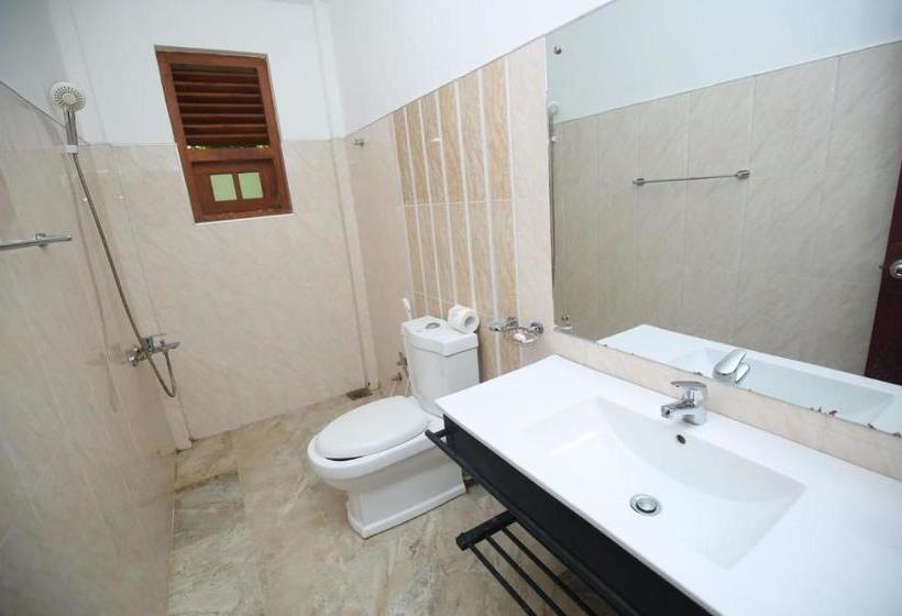 בית מלון כפרי Yala Safaris Inn