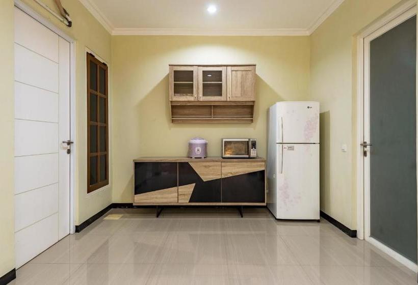 פנסיון Koolkost Near Rsal Surabaya   Minimun Stay 3 Nights