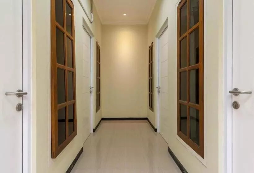 ペンション Koolkost Near Rsal Surabaya   Minimun Stay 3 Nights