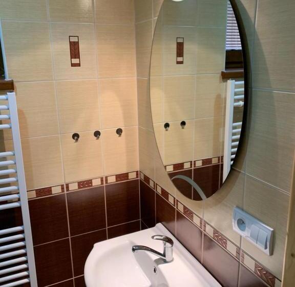 膳宿费 Miroslav Bednár Bedomir