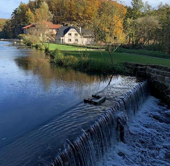 פנסיון Penzion A Kemp Harasov