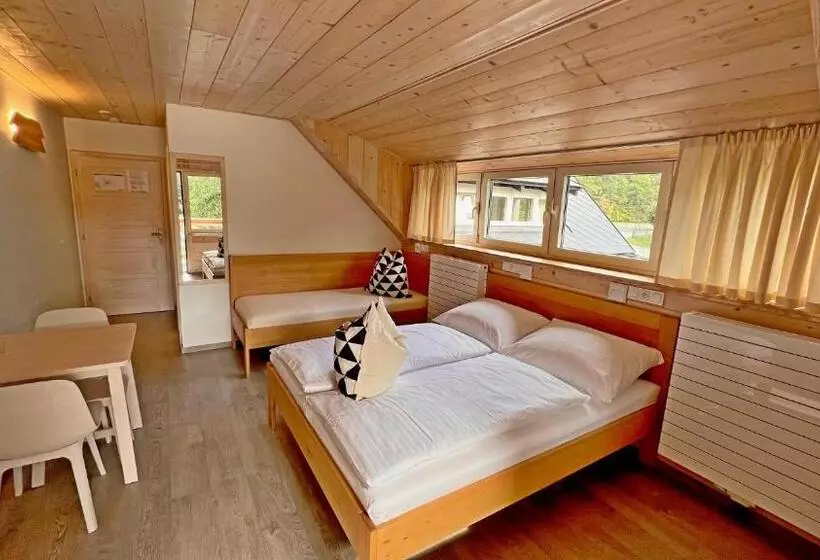 پانسیون Penzion A Kemp Harasov