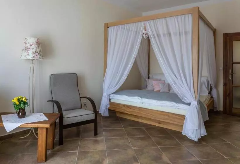 Majatalo Penzion Růže