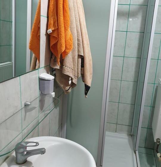 Pensiunea Gernik 100