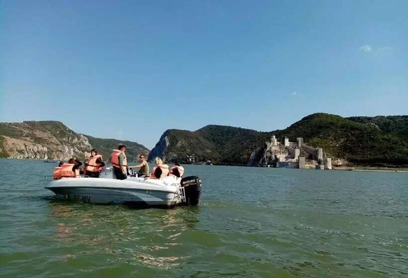 Pensiunea Gernik 100