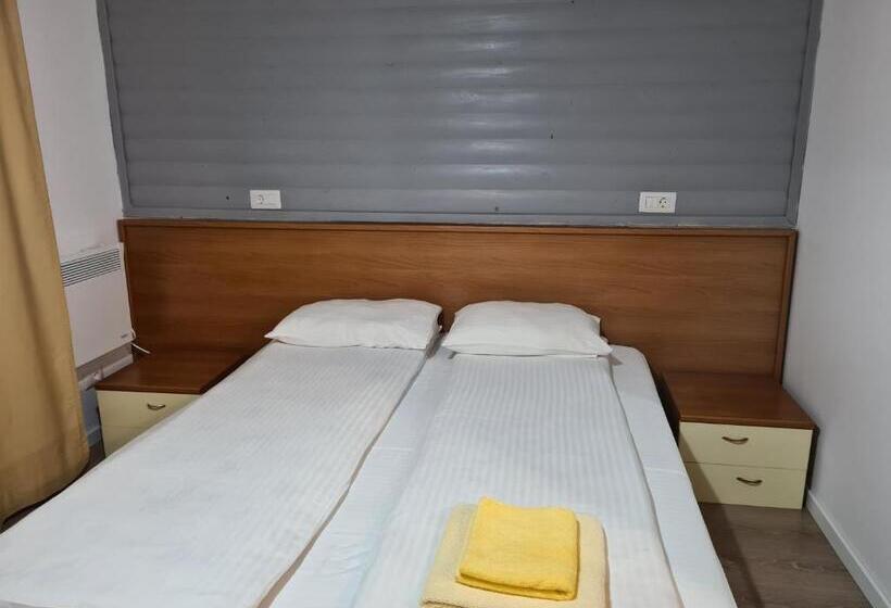 Pensiunea Gernik 100