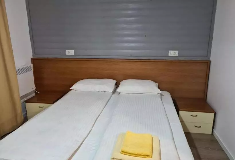 Pensiunea Gernik 100