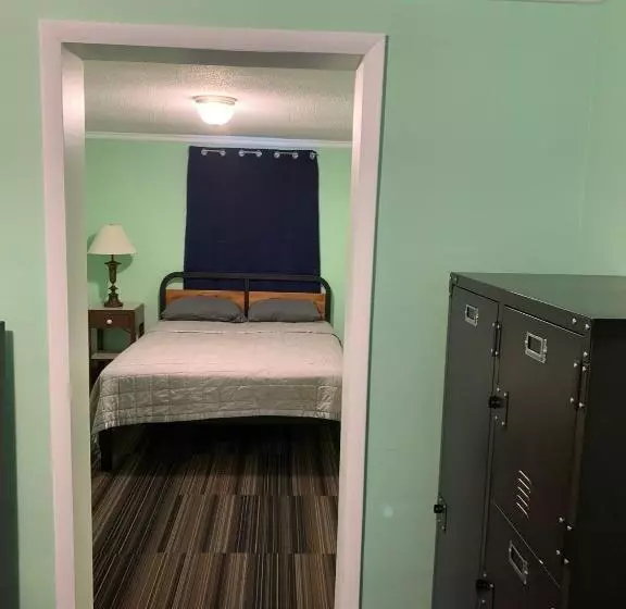 Tour Inn Motel