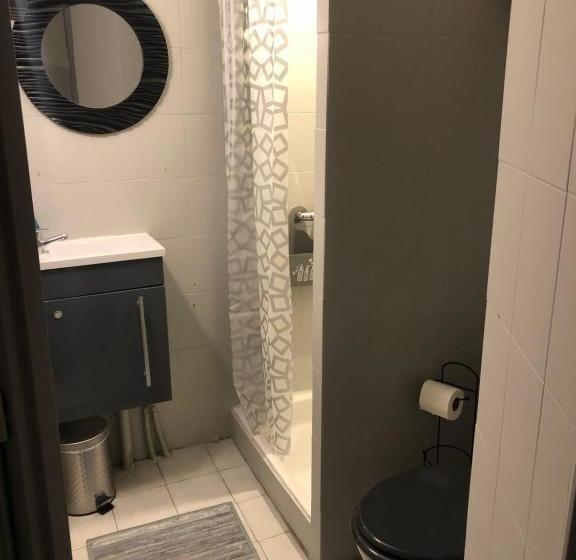 הוסטל Auberge Des Platanes