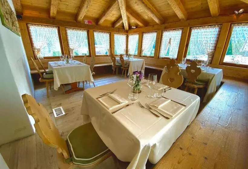 ユースホステル Ristorante Rifugio Ospitale