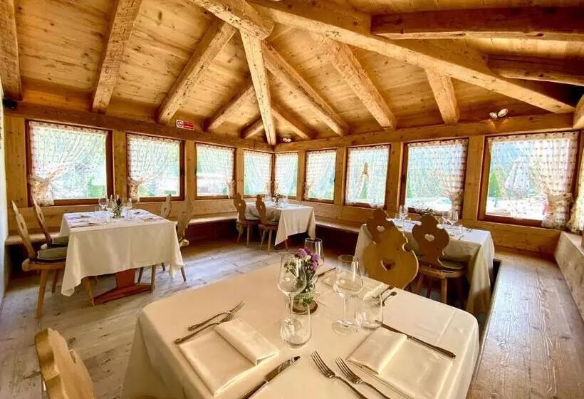 ユースホステル Ristorante Rifugio Ospitale