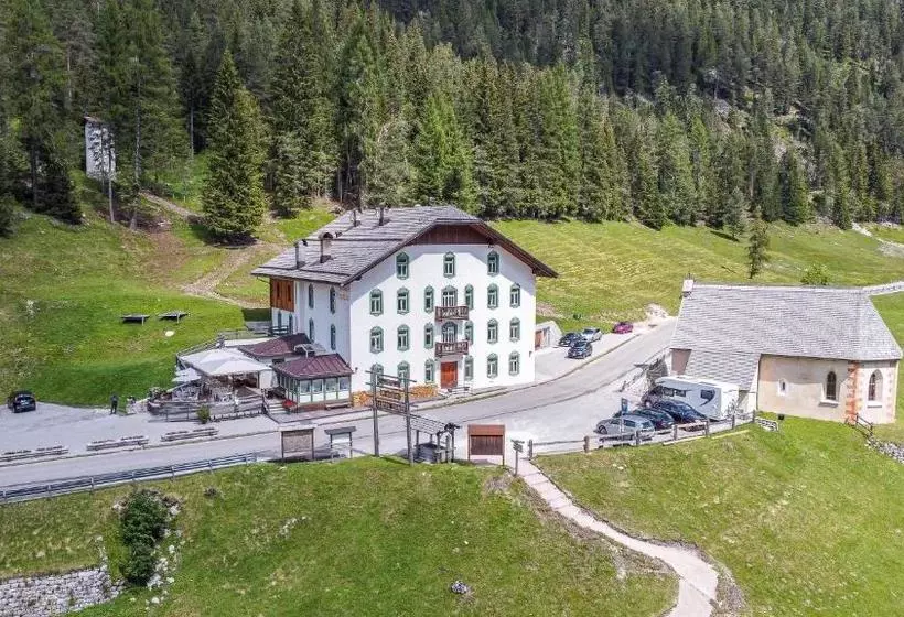 ユースホステル Ristorante Rifugio Ospitale