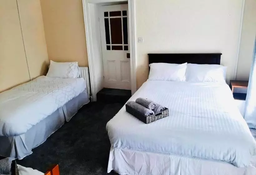 Bed and Breakfast Railway Bar Accommodation