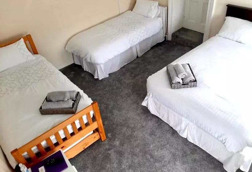 Bed and Breakfast Railway Bar Accommodation