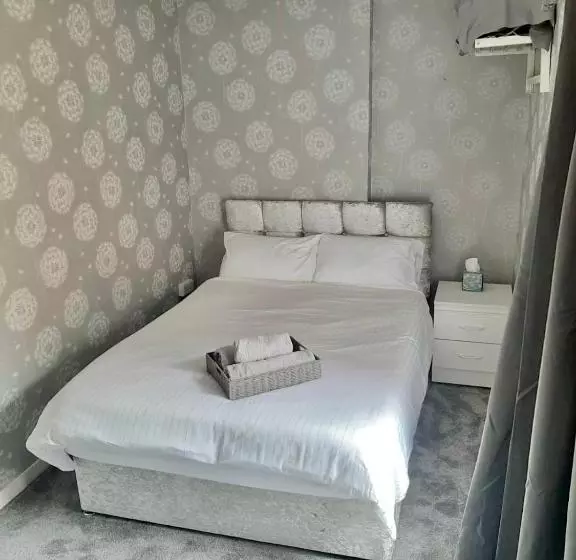 Bed and Breakfast Railway Bar Accommodation