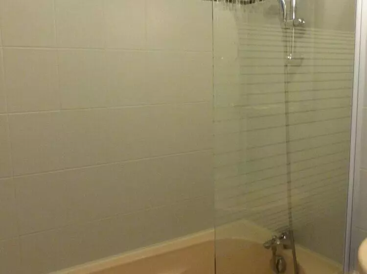 Hotelli Logis Hôtel Les Confins Du Perche