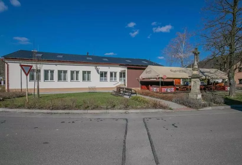 ホテル Na Rybníčku Bohutín