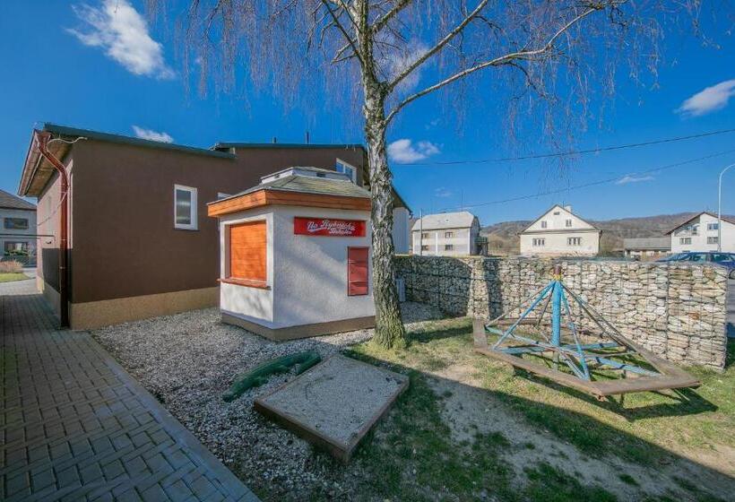 酒店 Na Rybníčku Bohutín