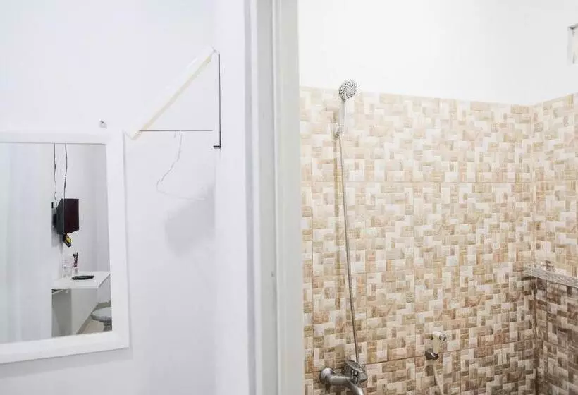 Hotelli Reddoorz Near Jalan Perintis Kemerdekaan Lampung