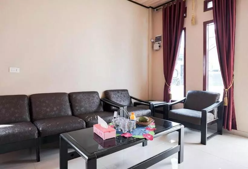 Hotelli Reddoorz Near Jalan Perintis Kemerdekaan Lampung