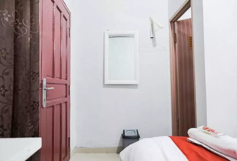 Hotelli Reddoorz Near Jalan Perintis Kemerdekaan Lampung