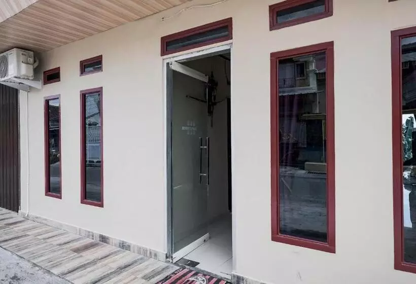 Hotelli Reddoorz Near Jalan Perintis Kemerdekaan Lampung
