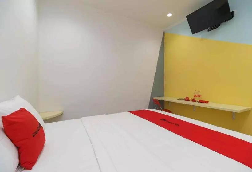 Hotelli Reddoorz @ Taman Galaxy Bekasi