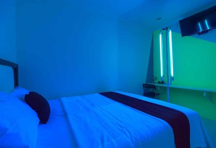 فندق Reddoorz @ Taman Galaxy Bekasi