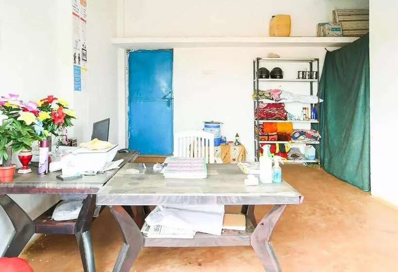 Hotelli Spot On Krishna Market And Lodge