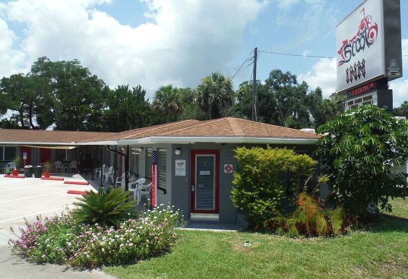 モーテル Scoot Inn