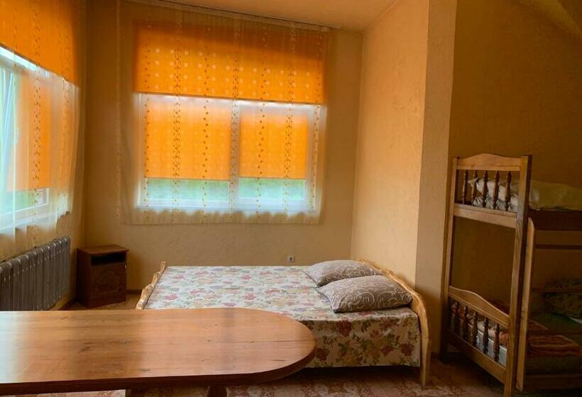 Pensione садыба над рикою