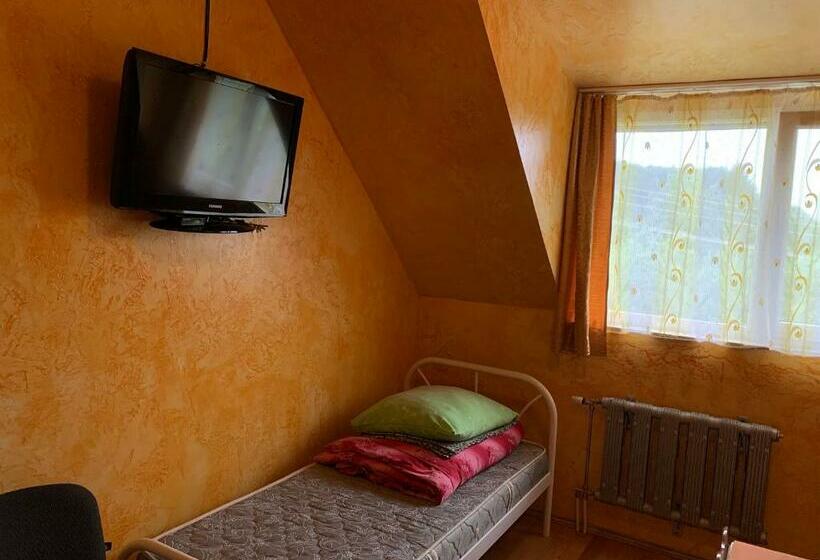 Pensione садыба над рикою