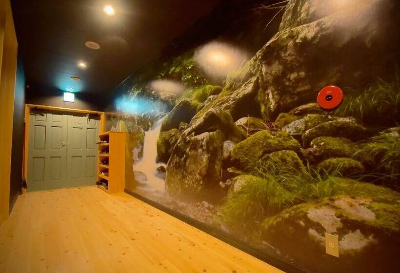 Majatalo Outdoor Style Amida