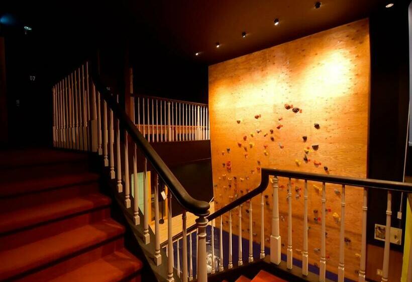 Majatalo Outdoor Style Amida