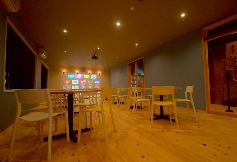 Majatalo Outdoor Style Amida