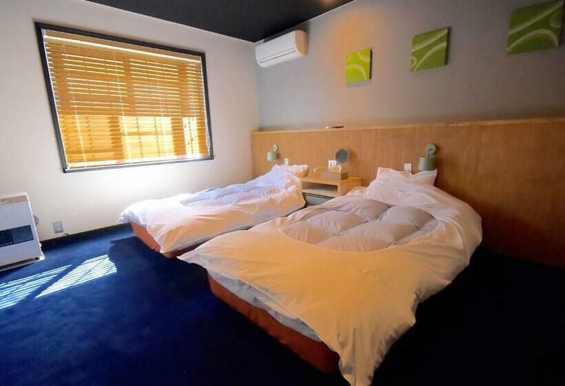 Majatalo Outdoor Style Amida