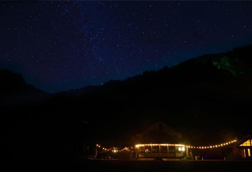 Majatalo Outdoor Style Amida