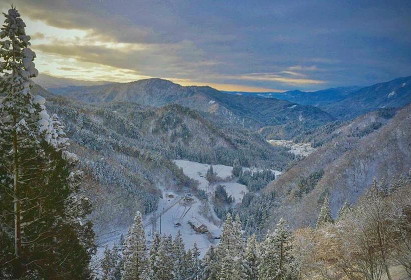 Majatalo Outdoor Style Amida